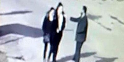 Kaldırımda yürüyen iki kadına kimyasal saldırı