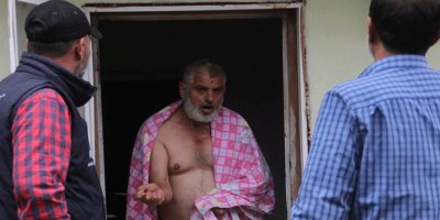 Eski boksör, kahvaltıyı beğenmediği için annesini rehin aldı