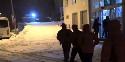 Kurtarma ekipleri Uludağ’da kaybolan iki dağcı için seferber oldu