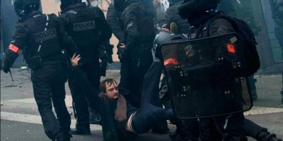 Fransa’da grev gerilimi