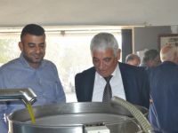 Özçınar bölgedeki zeytinyağı fabrikalarını ziyaret etti