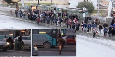 Otobüsler durakta durmayınca canlarını tehlikeye atıyorlar