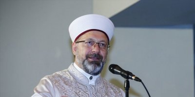 Diyanet İşleri Başkanı Erbaş: Telefon bağımlılık yapmış, bağımlılık zararlı şeyler için oluyorsa o kötü bir bilgidir