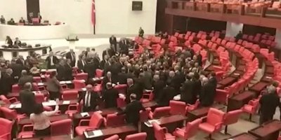 Meclis'te tansiyon yükseldi