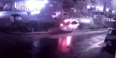 Alkollü sürücü süratli şekilde viraja girince kanala uçtu