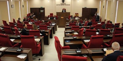 "Buraya çıkıp çamur atıyorsunuz. Zemini yok, meşru dayanağı yok"