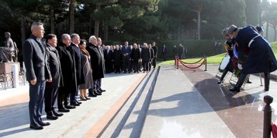 Uluçay Bakü temaslarına başladı