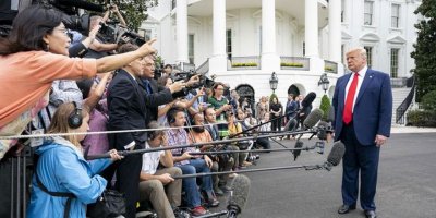 ABD Temsilciler Meclisi, Trump'a yönelik azil maddelerini onayladı