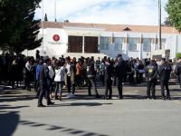 Geçiciler Meclis önünde...