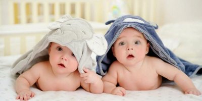 İkizlerin birbirini kıskanması nasıl aşılır?