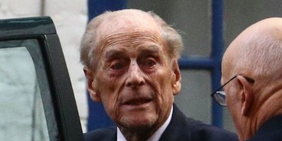 Prens Philip hastaneden ayrıldı