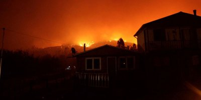 Şili'deki orman yangınlarında 120 ev alevlere teslim oldu