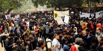 Hindistan'da protestolar sürüyor