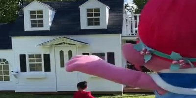 Kylie Jenner’ın annesi Kris Jenner'dan torunu Stormi’ye dev hediye