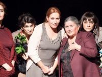 “Ev” oyunu Antalya yolcusu