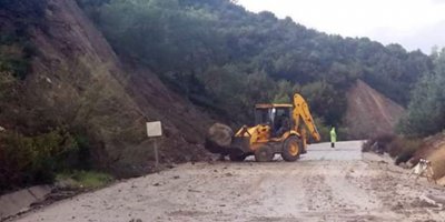 Büyükkonuk- Kaplıca anayolu trafiğe kapatıldı