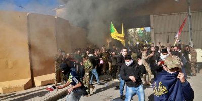 Bağdat'taki göstericiler çekildi