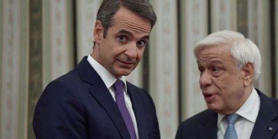 Yunanistan Cumhurbaşkanı Pavlopoulos'tan Türkiye'ye hem barış çağrısı hem de uyarı