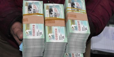 3 çocuklu inşaat işçisinin iki biletine de ikramiye isabet etti