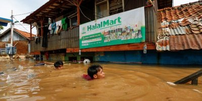 Şiddetli yağışların yol açtığı sel ve heyelanlarda ölü sayısı 43'e yükseldi