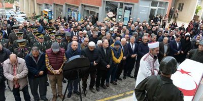 Son yolculuğuna uğurlandı