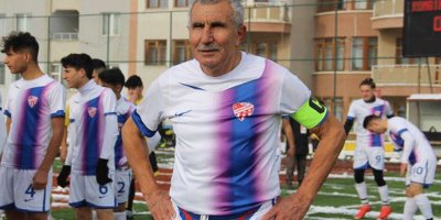 71 yaşındaki futbolcu Şerif Kunt kısa vadeli planlar yapıyor: 1 yıllık imza