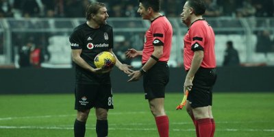 Caner Erkin: Sahadaki sinirli hallerime Şükran da inanamıyor