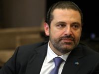 Hariri istifasını bekletiyor