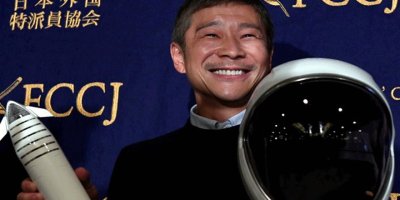 Japon milyarder ay uçuşu için yanına kız arkadaş arıyor