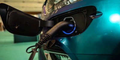 Türkiye’de üretilen ilk hibrit ticari araç yola çıkıyor