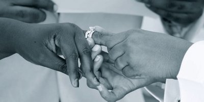 2 hafta önce evlendiği karısı erkek çıkan imam görevden alındı