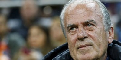 Mustafa Denizli 'sahtecilik' davasında beraat etti