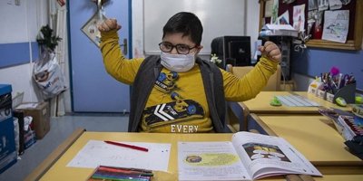 Down sendromlu lösemi hastası çocukta gelişen "hepatit c" için özel tedavi