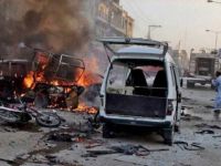 Pakistan'ın Peşaver kentinde intihar saldırısında 2 polis hayatını kaybetti.