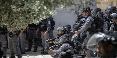 İsrail'den Mescid-i Aksa'ya baskın
