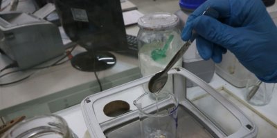 Balın sahte olduğunu anlamak sadece laboratuvarda mümkün