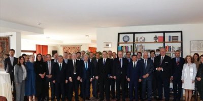 AB büyükelçileri Davutoğlu ile buluştu