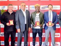 Başarılılar ödüllendirildi