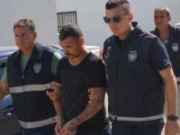 Şizofreni hastası olduğunu iddia ediyor