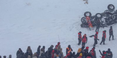 Van'daki çığ felaketlerini soruşturmak için 3 mülkiye müfettişi görevlendirildi