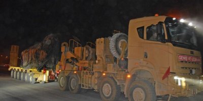 Suriye sınırına askeri sevkiyat sürüyor