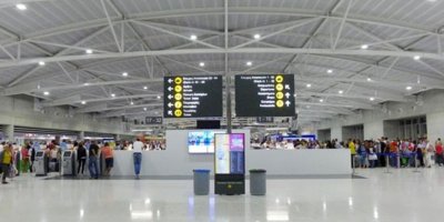 Larnaka havaalanı’nda 20 yolcu ve mürettebat karantinaya alındı