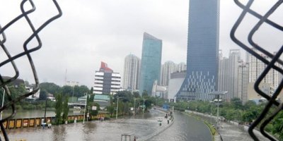 Binlerce evi su bastı