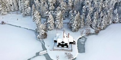 Gölcük Tabiat Parkı, bembeyaz oldu