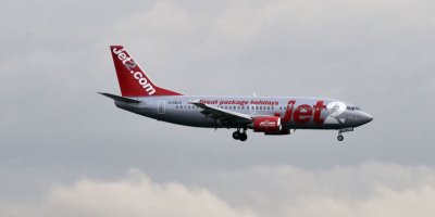 Londra-Dalaman uçağında olay çıkaran yolcuya 2 yıl hapis cezası verildi