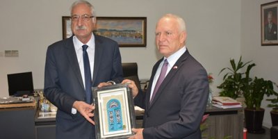 Meclis başkan yarımcısı Töre, Girne Belediye başkanı Güngördü’yü ziyaret etti