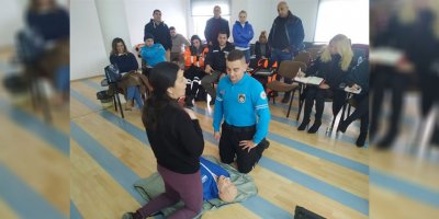 Sivil savunma personeline temel ilk yardım eğitimi