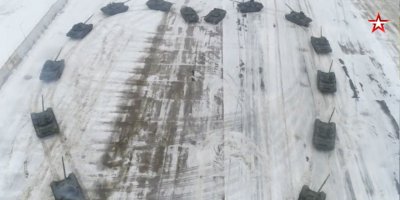 Rus askerden tanklı evlilik teklifi