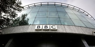 İngiltere'de hükümetin "BBC'yi budama planı" tartışılıyor