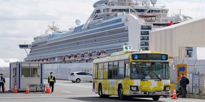 Japonya'da karantinaya alınan gemideki 2 kişi kovid-19 nedeniyle öldü